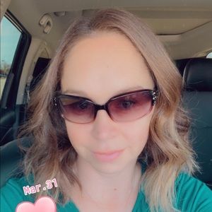 Meet your Posher, Melissa